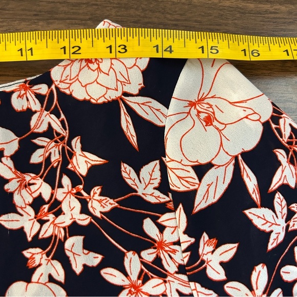 ❤️ Banana Republic Navy and Pink Floral Blouse S - Picture 8 of 11